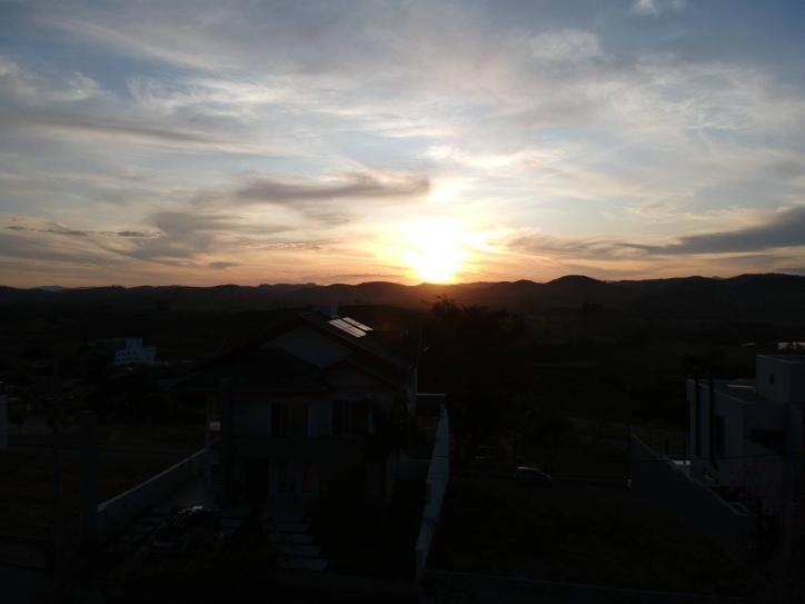 Terreno Cond. Residencial Jaguary com vista Espetacular 450,90m2 em Aclive