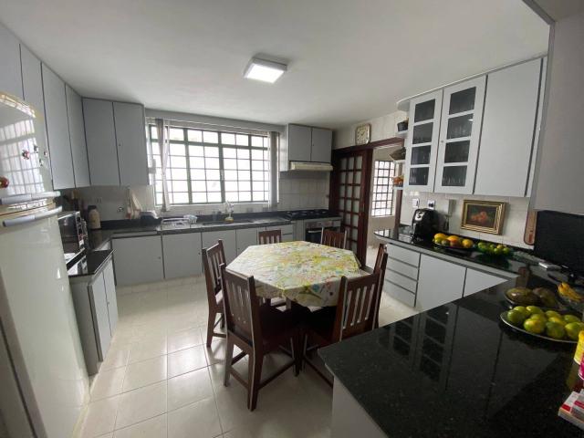Sobrado para Venda em São José dos Campos - 4