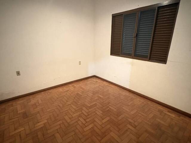Casa para Venda em São José dos Campos - 3